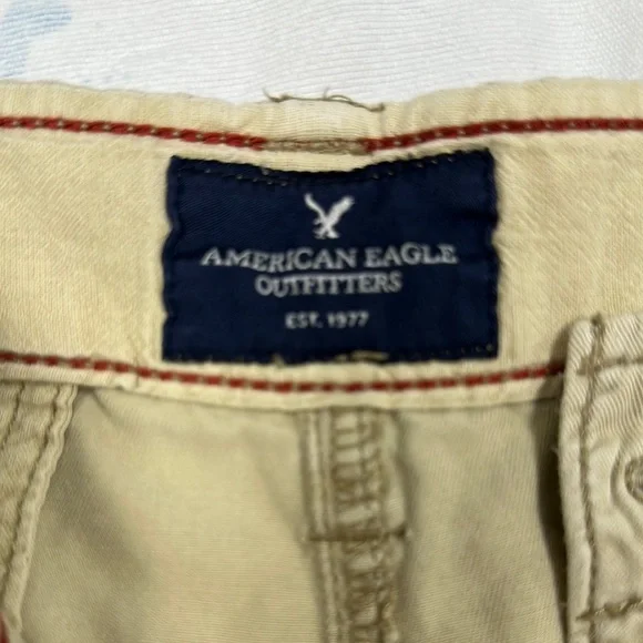 American Eagle Outfitters Tan Cargo Shorts Relaxed Fit - Picture 2 of 8